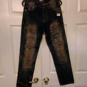 Distressed men's jeans